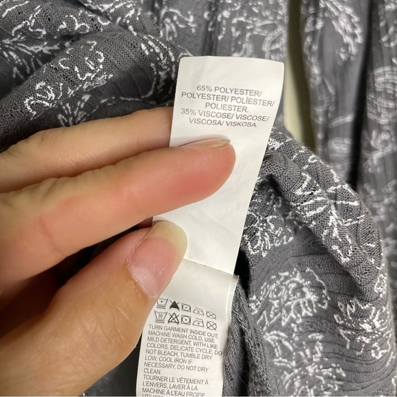 Lucky Brand Womens Size Small Gray Long Sleeve Boho Top Hi Low Lightweight - Picture 4 of 8